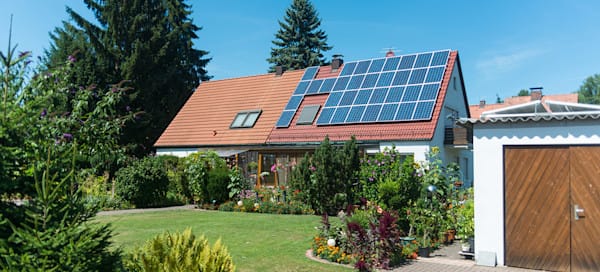 Blog Hero: How to Install Solar Panels